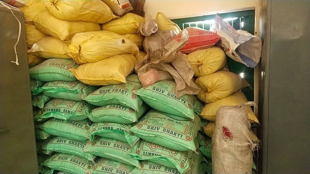 राहतको चामल नौ महिनादेखि गोदाममै