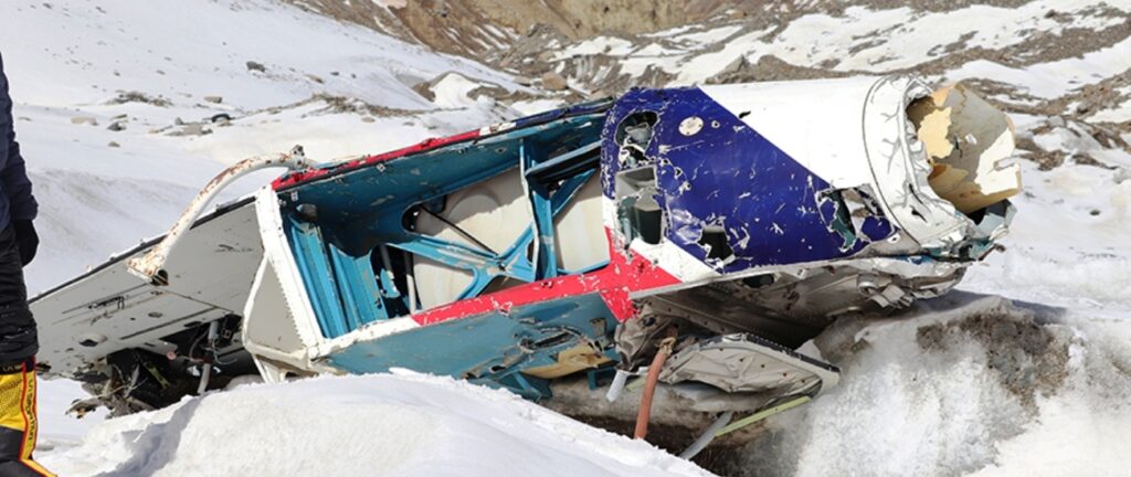 सफा हिमाल अभियान : दुई शव र हेलिकप्टरको अवशेष फेला