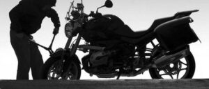 मोटरसाइकल चोरी गर्ने साँखुबाट पक्राउ