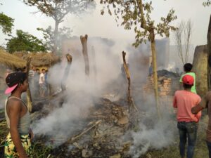 वीरगञ्ज को अलौं मा ३ घर जलेर नष्ट