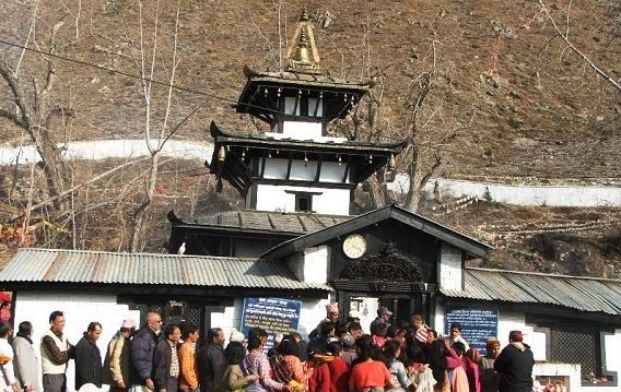 चितवनका व्यवसायीक टोली को घुइचो मुक्तिनाथतिर