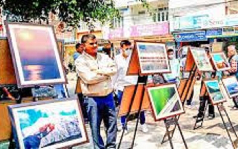 एकै दिनमा एक लाखको फोटो बिक्री