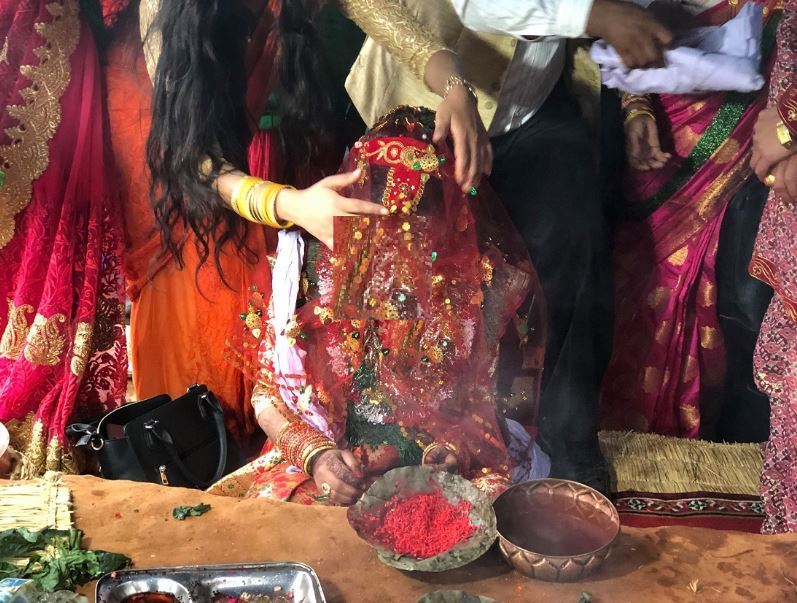 प्रेम विवाह पर्यो अनौठो दुलाहा समलिङ्गी भएको खुलासा भएपछी ? भोलिपल्टै प्रहरीकहाँ पुगिन् दुलही