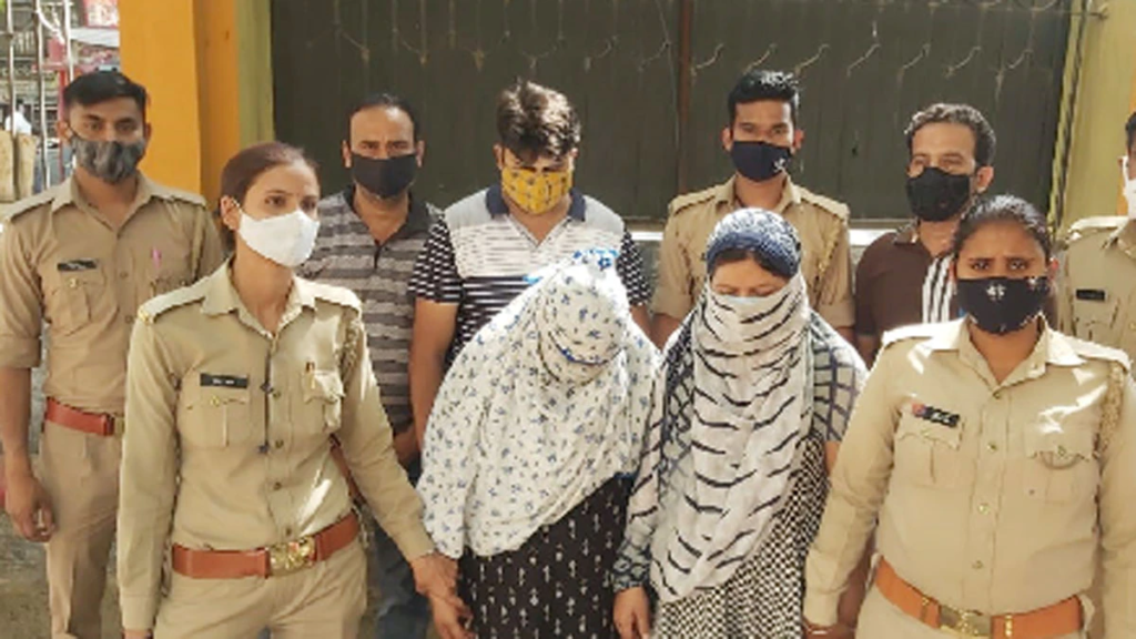 अश्लिल भिडियो भाइरल गर्ने धम्कि पैसा ल्याउन नकली प्रहरी: गिरोह प्रहरीको फन्दामा