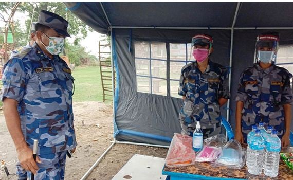 डीआईजी गौतमलद्वारा वीरगञ्ज नाकाको निरीक्षण