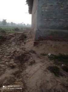 महाेत्तरीको साेनमा गाउँपालिका-७ सुन्दरपुरमा जवरजस्ति एक साईड सडक बनाए पछि विराेध