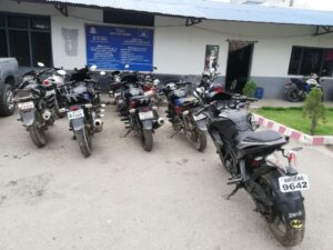 पर्सावाट अबैध रुपमा भित्रीएका १९ थान भारतीय मोटरसाइकलहरू प्रहरी नियन्त्रणमा