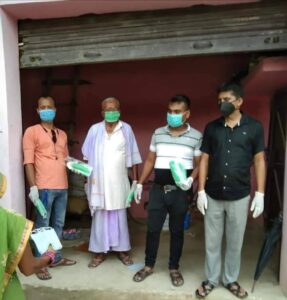 राष्ट्रवादी नागरिक समाज धनुषाले गरे स्थानीय सुरक्षाकर्मी र सर्वसाधारणलाई स्वास्थ्य समाग्री वितरण