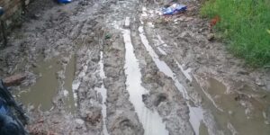 कुर्थामा बाटो नबनेपछि स्थानीय जनजीवन दयनीय (दृश्यहरु अचुक)