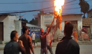 जनकपुरमा ओलि लगायत महतो र महन्थ को पुतला जलाइयो: नेता सत्रोहन यादब