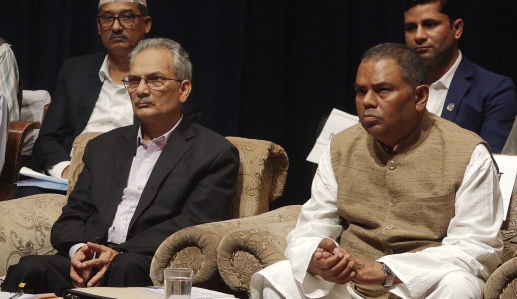 महन्थलाई प्रधानमन्त्री बन्न बाबुराम र यादबको प्रस्ताव, जवाफको प्रतीक्षामा