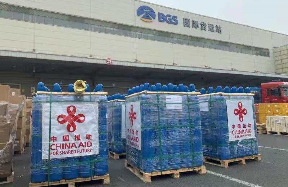 चीनबाट ल्याईंदै गरेको अक्सिजनमा आ-आफ्नै दाबि: सरकार भन्छ अनुदानको व्यवसायी भन्छन हामिले मंगाएको