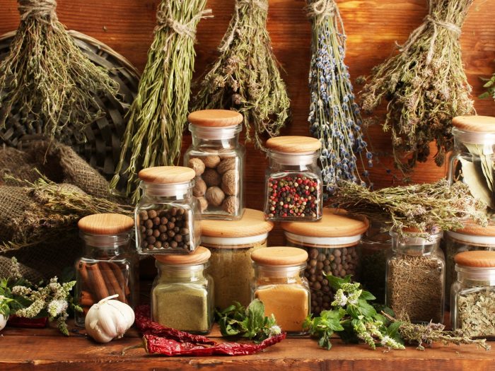 जडीबुटीले ज्यान बचाउँदै सर्वसाधारण