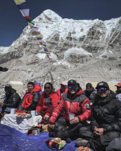 ७० आरोही सगरमाथा शिखरसम्म