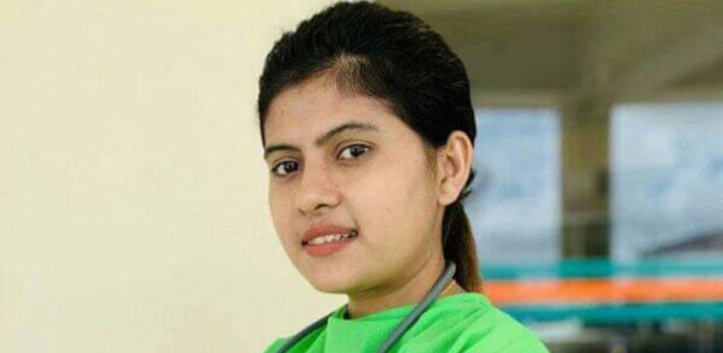 अनि ट्वाइलेटको झ्यालबाट हामफालेर ज्यान जोगाएँ