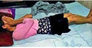 कक्षा ८ मा पढ्ने छोरी दुब्लाउँदै गएकी आमाले पुर्याईन् अस्पताल, रिपोर्ट आउँदा आमा बेहोस