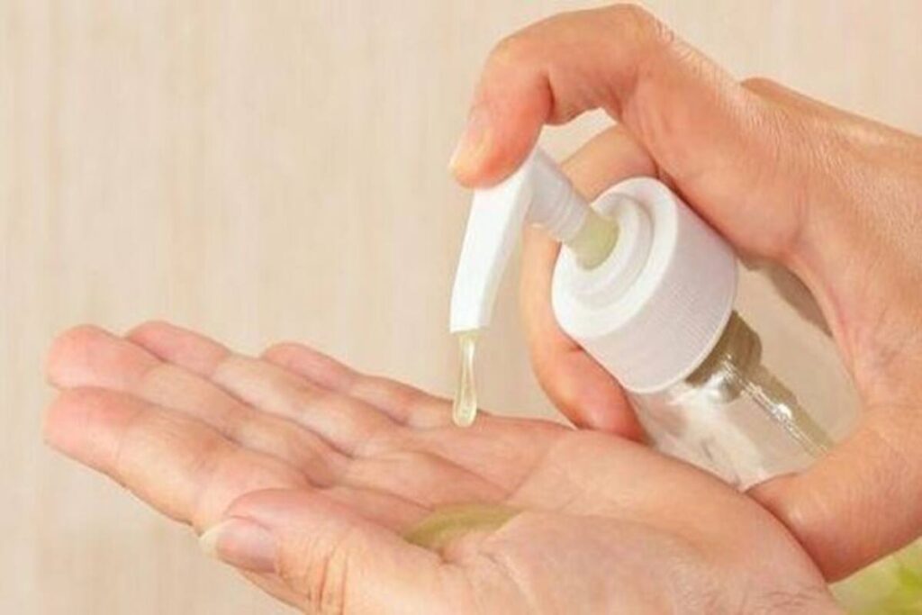 स्याङ्जामा नक्कली सेनिटाइजर बेच्ने पक्राउ