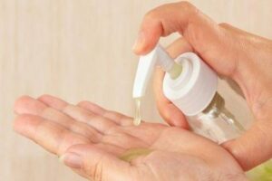 स्याङ्जामा नक्कली सेनिटाइजर बेच्ने पक्राउ