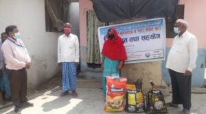 बाराको कलैयामा हत्या गरिएको दाजुभाइको परिवारलाई राहत सामग्री हस्तान्तरण