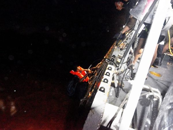 मुम्बईको समुद्रमा जहाज डुबेपछि भेटिए १४ शव : १८४ को उद्धार, ७५ को खोज जारी