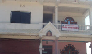 सप्तरीमा सङ्क्रमितका घरघरमा स्वास्थ्य सामाग्री