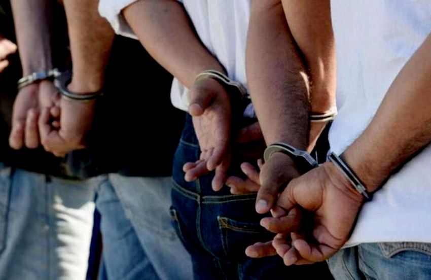 टिपरमा लुकाइछिपाइ जङ्गली बँदेलको मासु लैजाँदै गरेका तीन पक्राउ