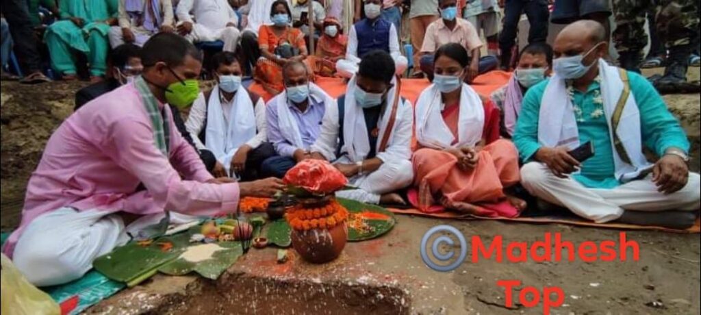 उपप्रधानमन्त्री महासेठद्वारा धनुषामा एकै दिन तिन पुलको शिलान्यास सम्पन्न