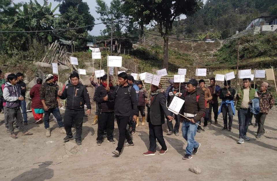 बहुचर्चित अरुण तेस्रो जलविद्युत आयोजना प्रभावित स्थानीयवासी वर्षौंदेखि मुआब्जाको लडाइँमा