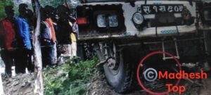धनुषामा आफै चलाएको टिपरले किचिएको अवस्थामा चालक, घटना शंकास्पद