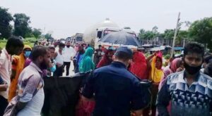 सप्तरीमा एउटी ट्यांकरले दियो दुइ मोटरसाइकललाइ ठक्कर : २ बालिका को ज्यान गयो तिन जना घाइते