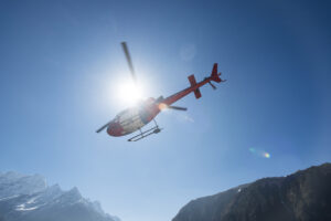 डोल्पामा हेलिकोप्टरबाट औषधि ढुवानी