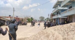 रौतहटको मौलापुर नगरसभामा झडप हुँदा ५ अश्रुग्यास प्रहार, २ प्रहरी सहित ४ घाइते