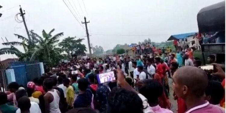 राैतहटकाे वृन्दावनमा स्थानीय र प्रहरीबिच झडप