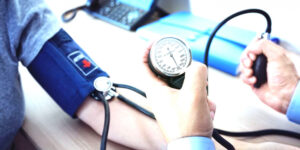 ब्लड प्रेसर लो भयो भने के गर्ने ? ज्यान बचाउने सबै उपायहरु एकै ठाउँमा