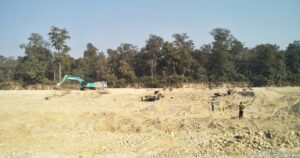 जनप्रतिनिधि र प्रहरीको सेटिङ सर्लाहीमा अन्धाधुन्ध खोला उत्खनन्