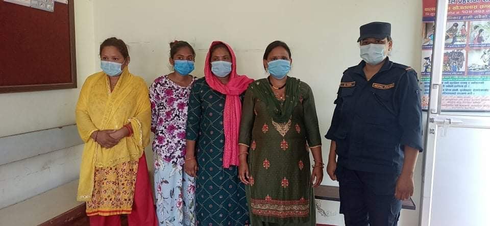 चोरी मुद्दाका अभियोग चार फरार महिला पक्राउ