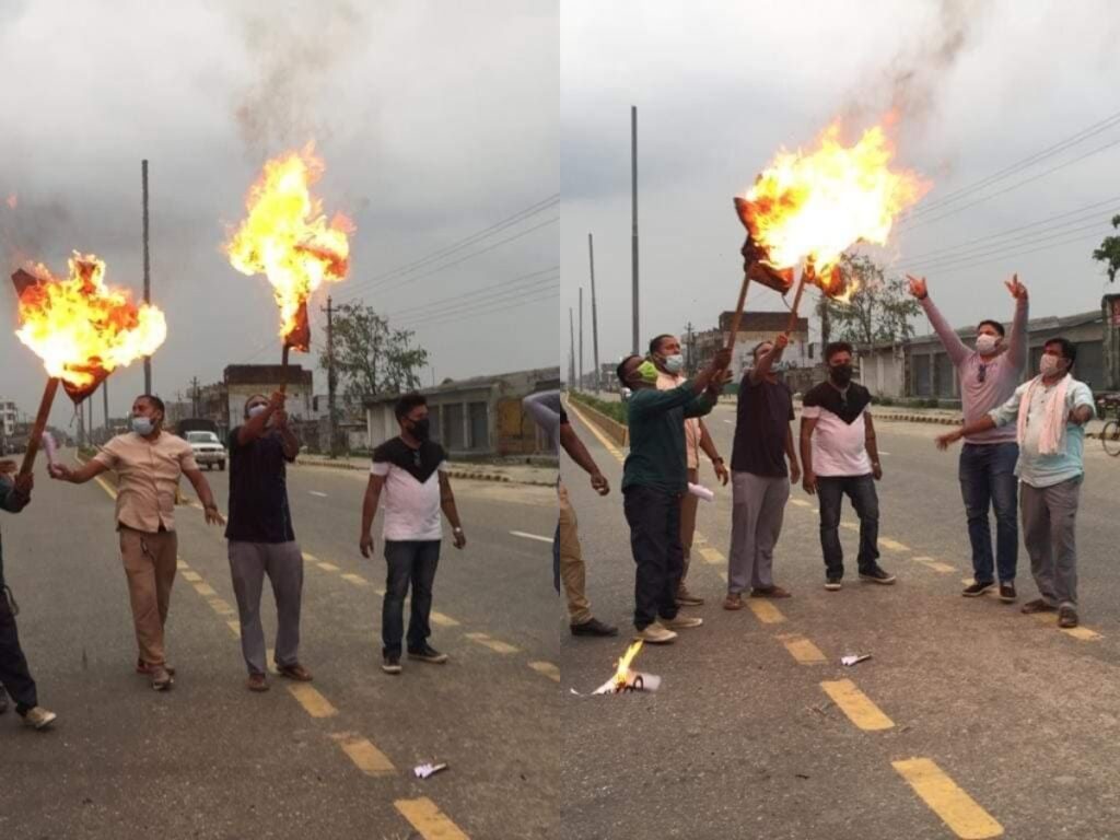 जनता समाजवादी पार्टी (जसपा) उपेन्द्र-बाबुराम निकट समूहले राष्ट्रपति र प्रधानमन्त्री को पुतला जलाए।