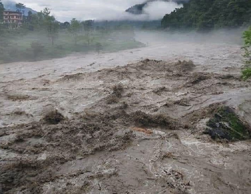 सिन्धुपाल्चोकको हेलम्बुमा बेपत्ता हुनेको संख्या ७ पुग्यो, १ जनाको शव फेला