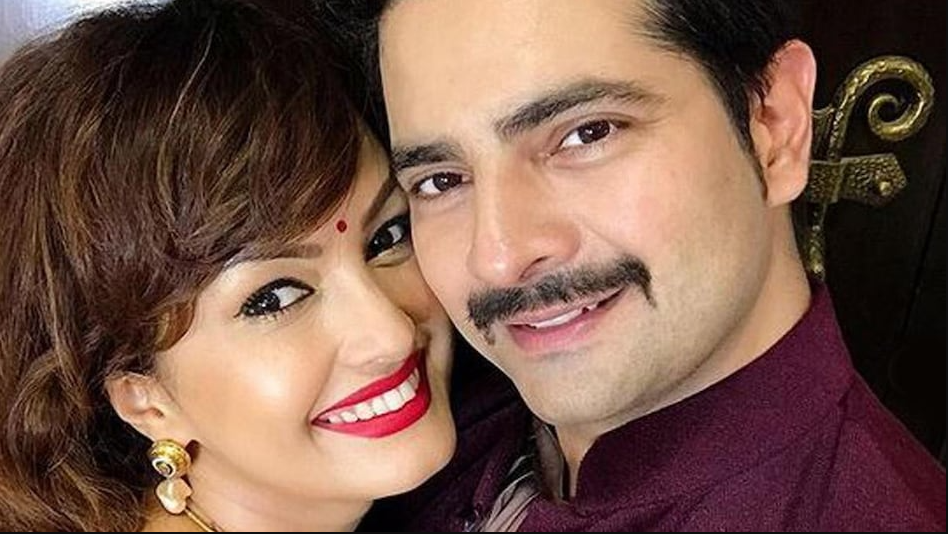 ‘ये रिश्ता’ बाट चर्चा कमाएका अभिनेता करण मेहरा पक्राउ