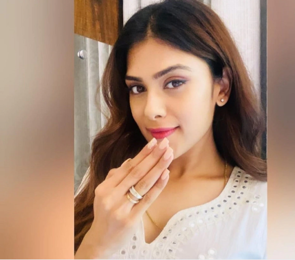 पाँचतारे होटलमा ड्रग्स पार्टी गरिरहेकी थिइन् बलिउड अभिनेत्री, पक्राउ