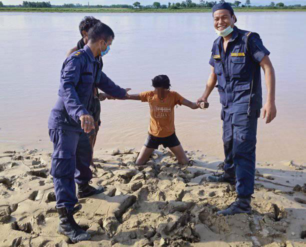 आत्महत्या गर्ने प्रयास गरेकी महिलाको सकुशल उद्धार