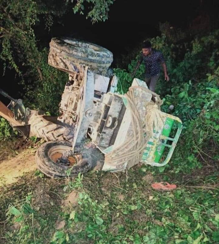 ट्याक्टर दुर्घटना हुदा दुई जनाकाे मृत्युु,२ काे उपचार हुँदै