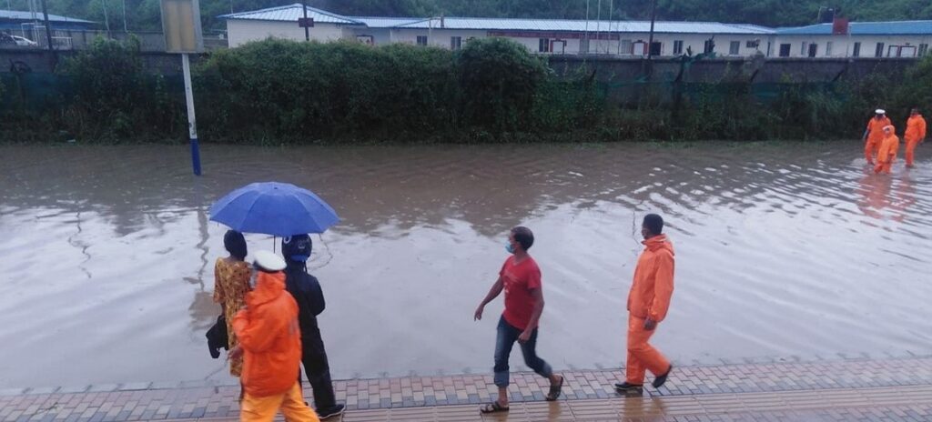 राजधानी शहर जलमग्न : बानेश्वरको घरमा पानी पस्यो यातायात अवरुद्ध