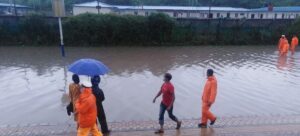 राजधानी शहर जलमग्न : बानेश्वरको घरमा पानी पस्यो यातायात अवरुद्ध