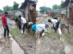 स्थानीय सरकारको विरोध गर्दै खैरटोकाका युवाहरुले सडकमै रोपे धान