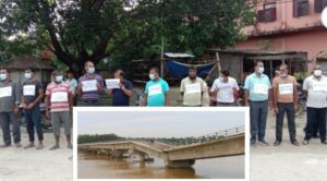 कमला पुल भासिएपछि युवाहरुद्वारा प्रदर्शन: दोषीलाई कारबाहीको माग