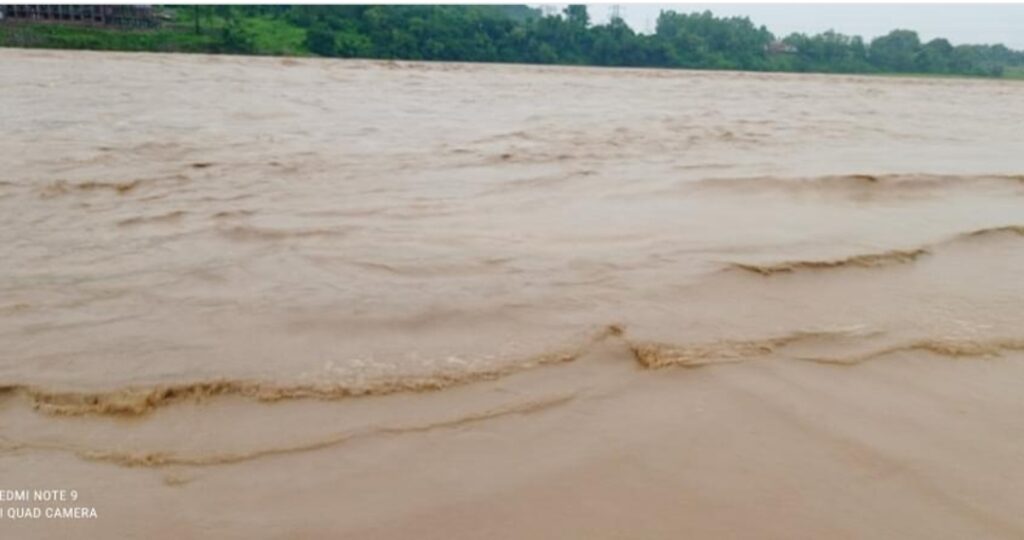 तटीय क्षेत्रका बासिन्दालाई सचेत रहन रौतहट प्रशासनको आग्रह